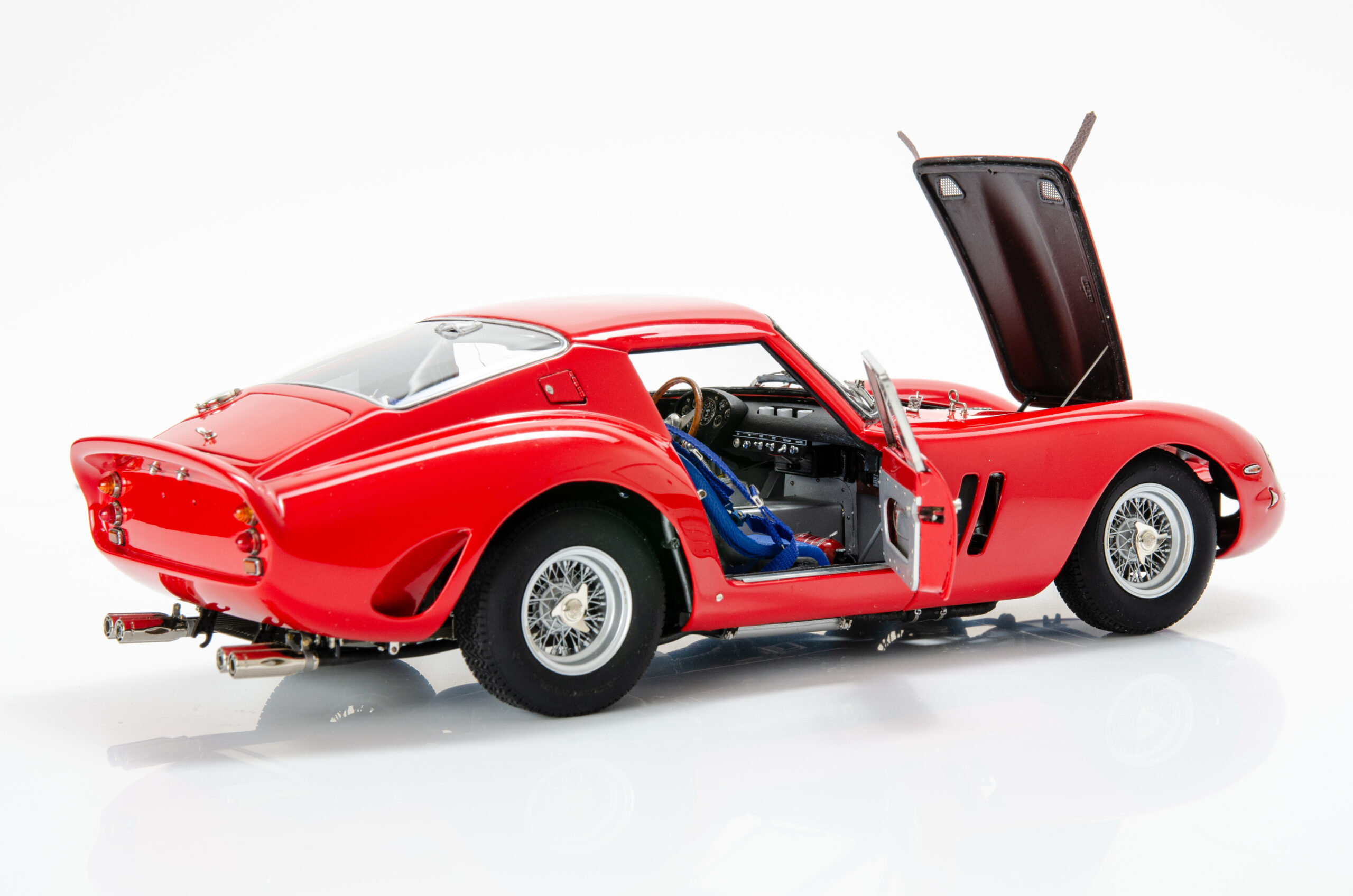 Martisan Ferrari 250 GTO Rosso Corsa AL mit Kupferkarosserie one of 199 – 1/18 – Bild 4