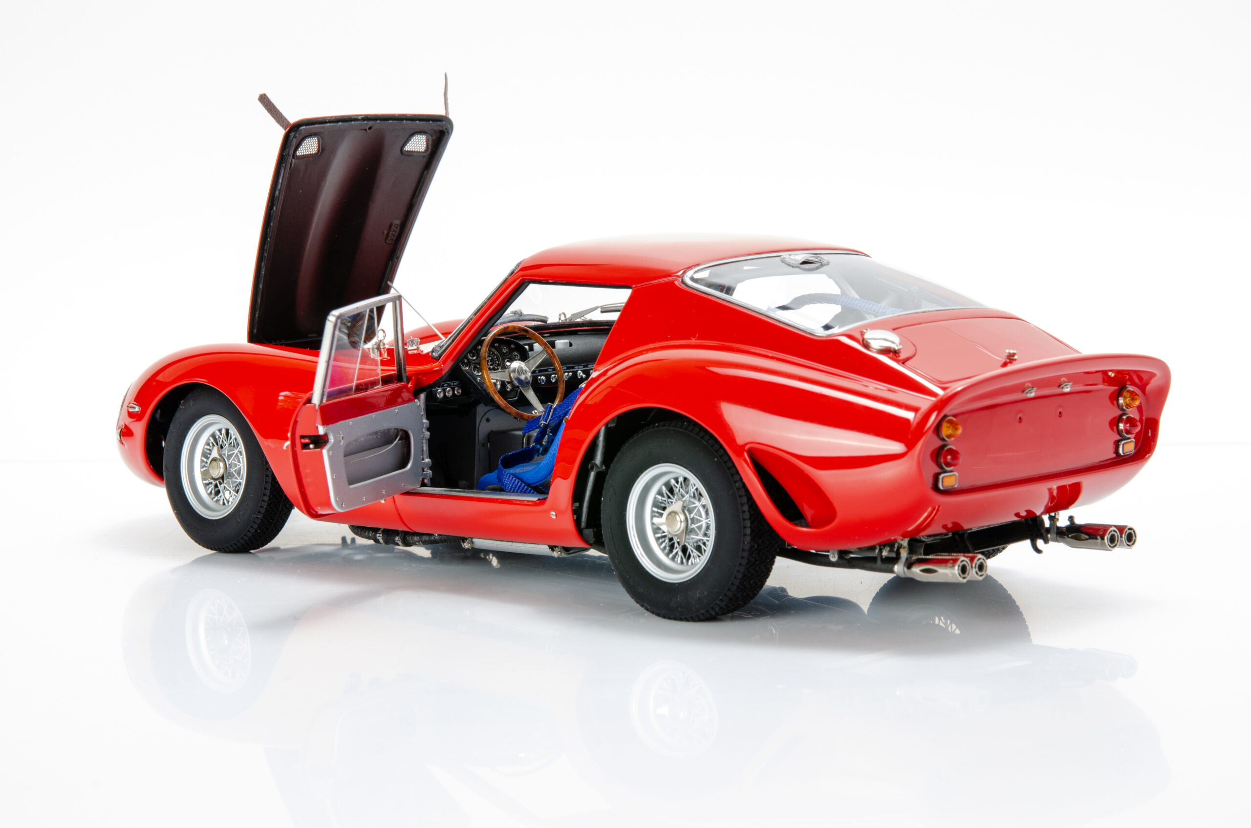 Martisan Ferrari 250 GTO Rosso Corsa AL mit Kupferkarosserie one of 199 – 1/18 – Bild 3