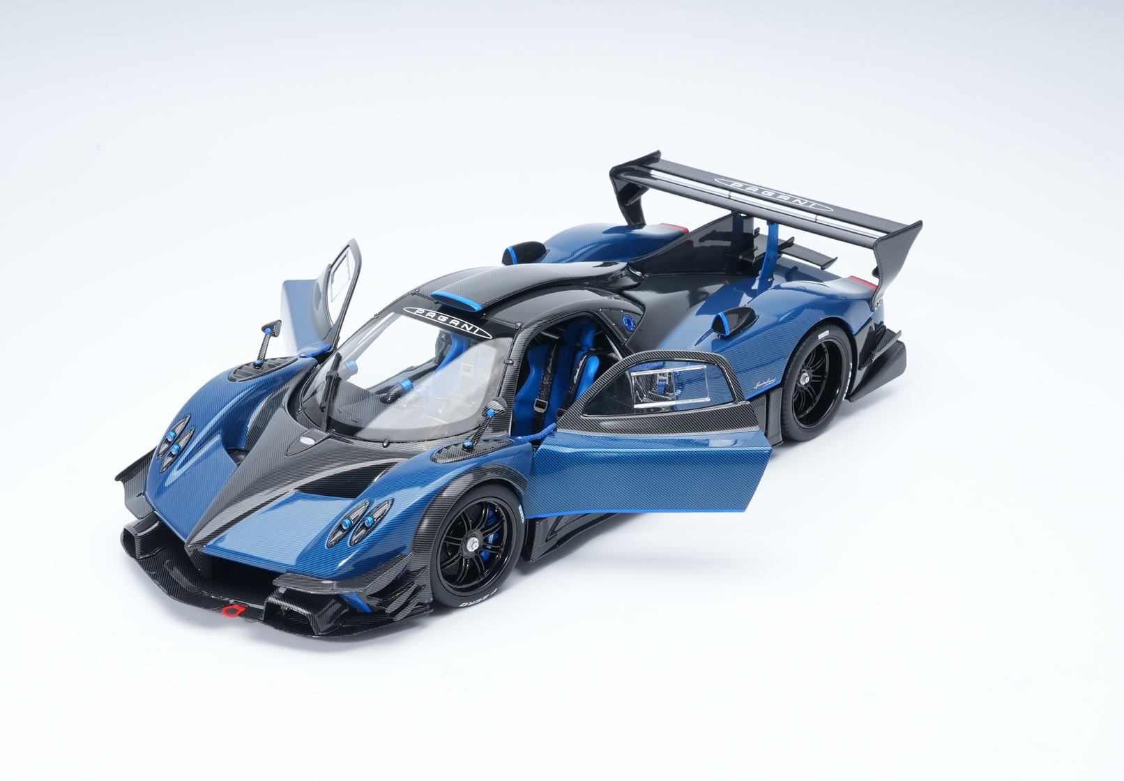 BBR Pagani Zonda Revolucion diecast full open SPECIAL PACK – 1/18 – Bild 2