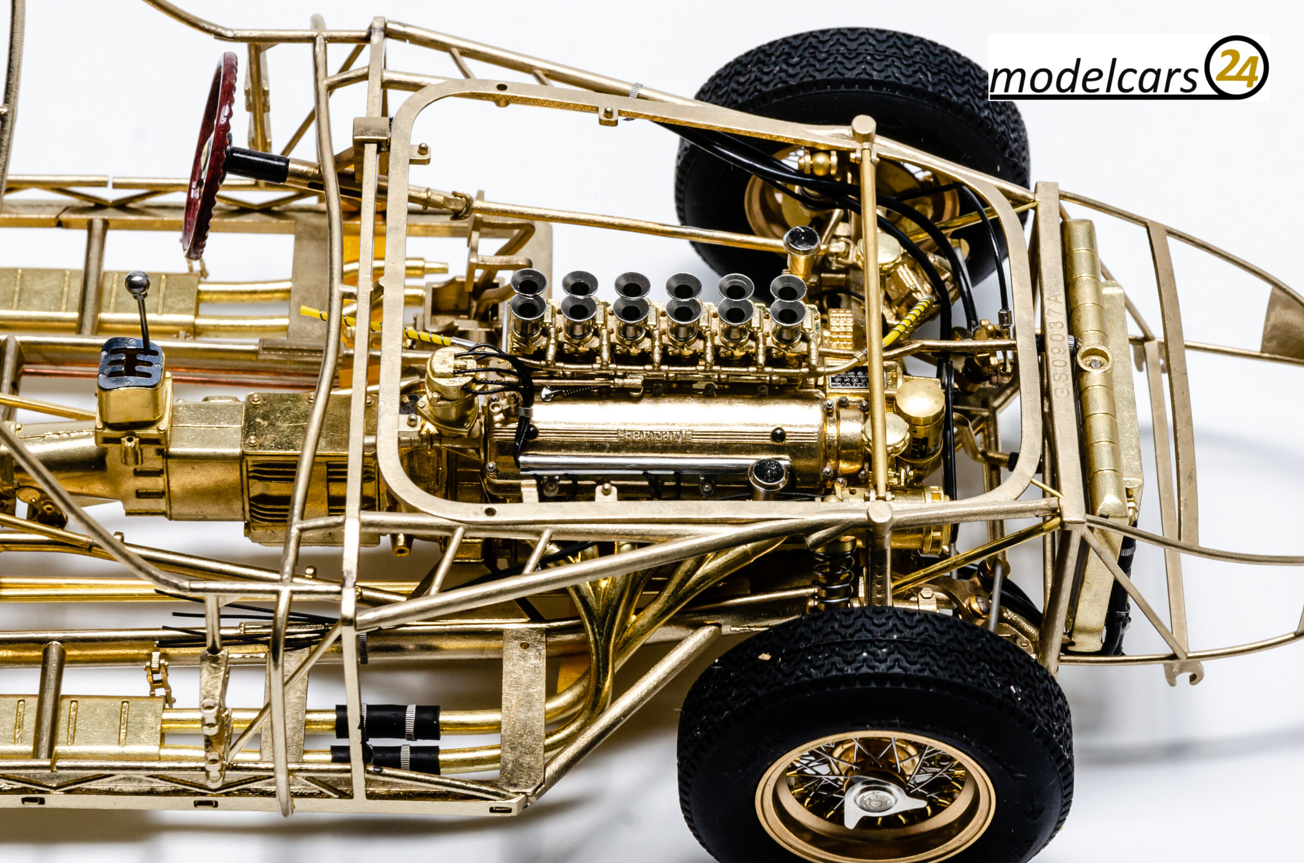 Martisan 250 GTO Chassis metallisiert – 1/18 – Bild 7